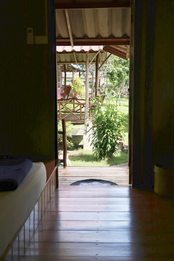 The Mermaid House Ko Kut Exterior photo