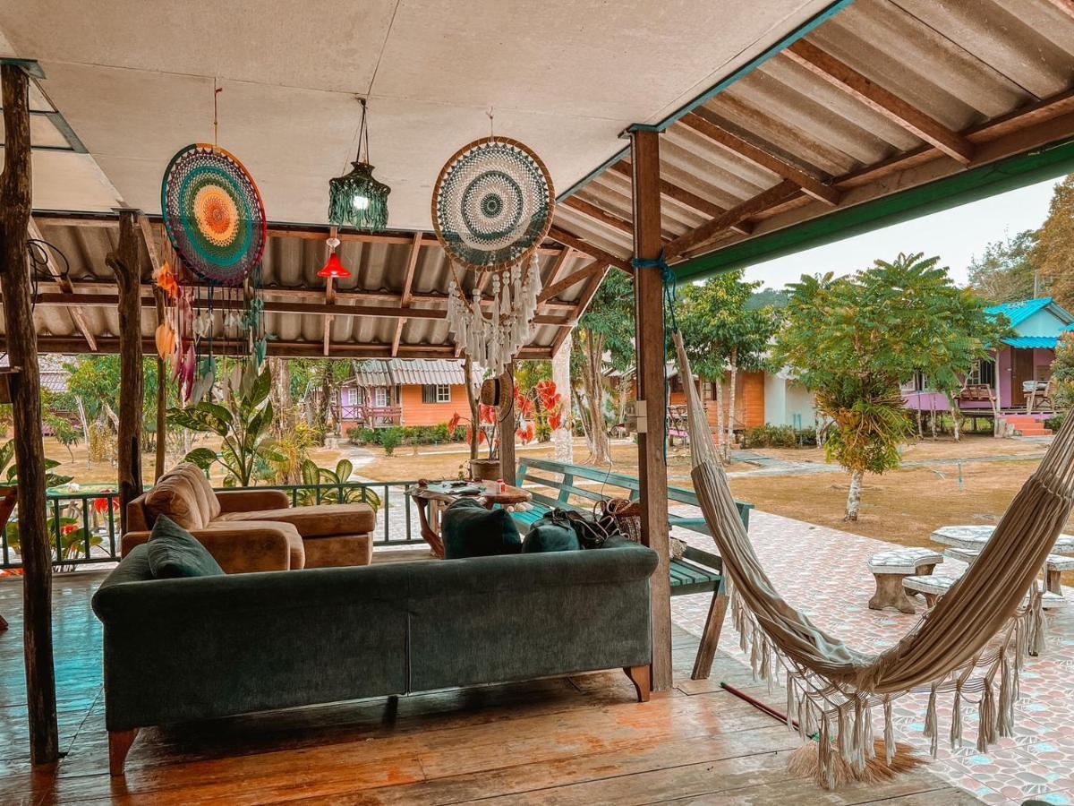 The Mermaid House Ko Kut Exterior photo